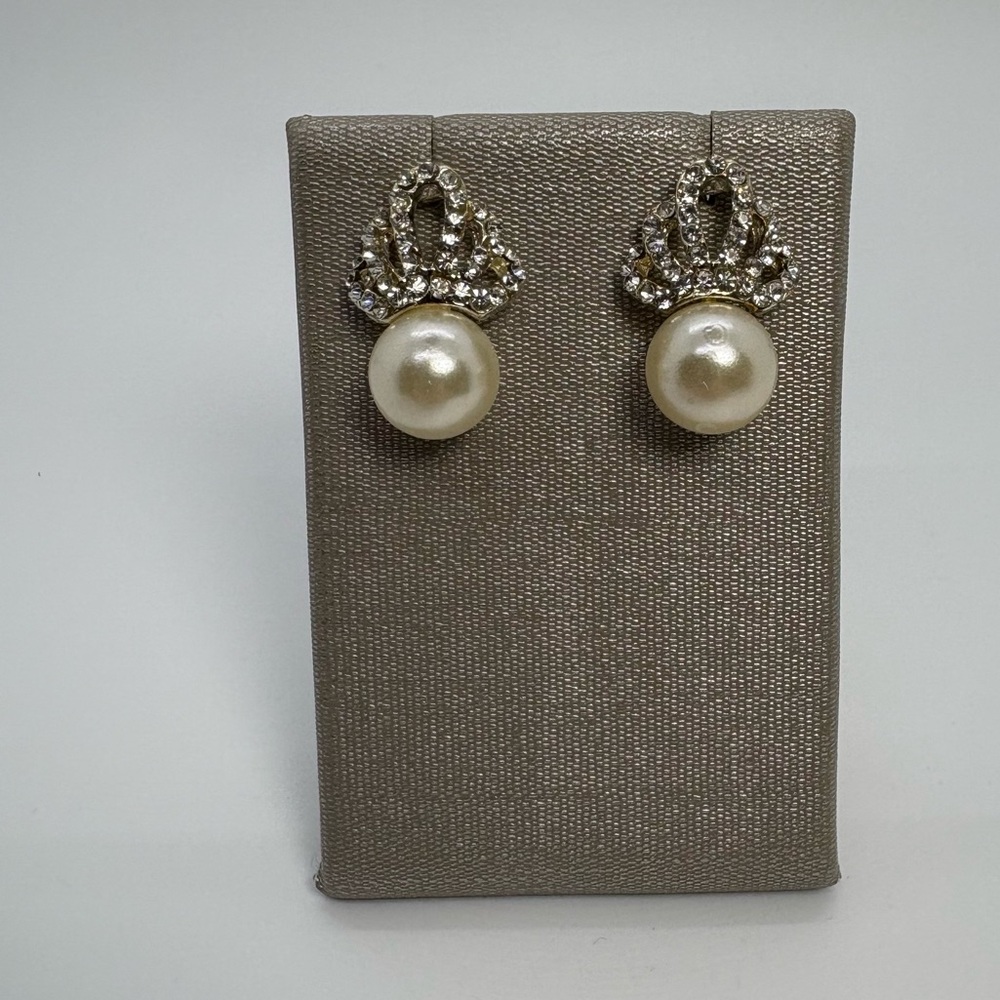 Short Crown Pearl Bridal Wedding Prom Silver Tone Stud Earrings